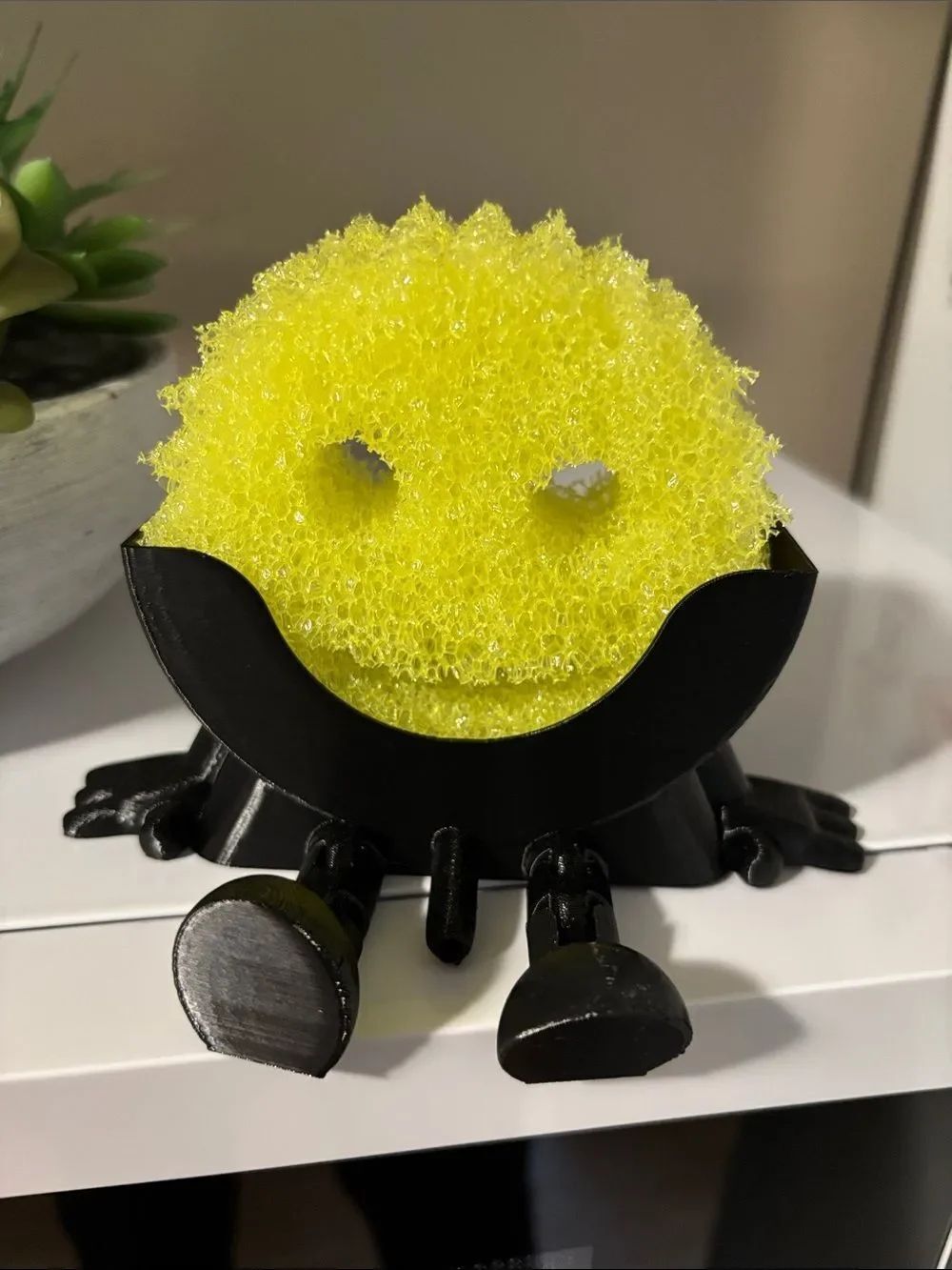 3D PRINTED SCRUB DADDY HOLDER AND SPONGE